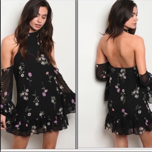 Trindy Clozet Boutique Dresses & Skirts - Floral Black Dress